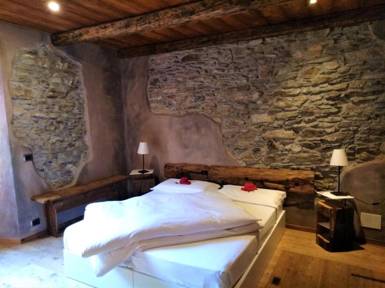 Albergo Diffuso La Marmu Osteria Della Croce Bianca มาร์โมรา ภายนอก รูปภาพ